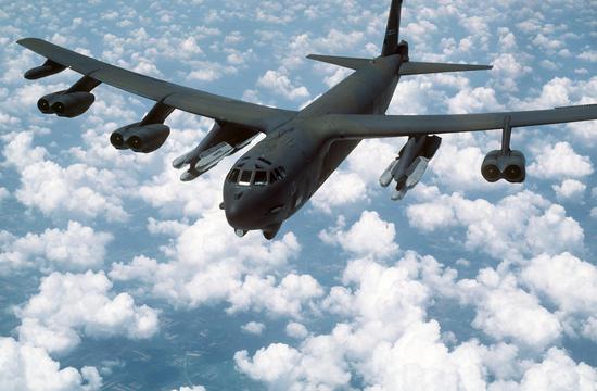 图片：外挂12枚AGM-86B的B-52G