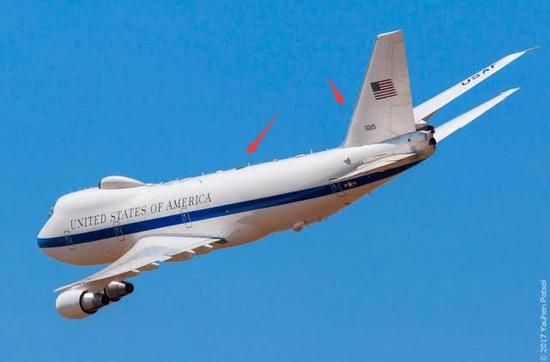 美国E-4B核战末日飞机：也神奇的装备了落后的拉线天线