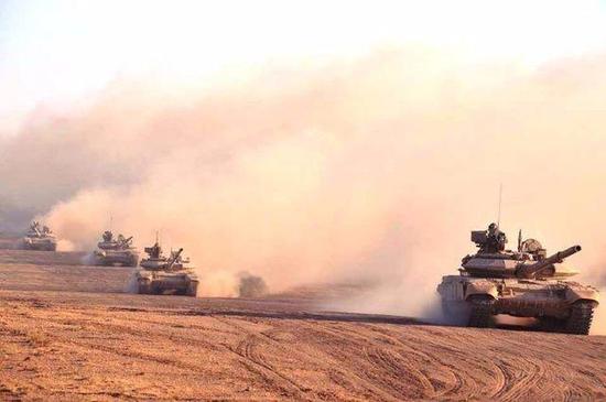 一半重型装备购自中国|阿尔及利亚|非洲|军费开支_新浪军事_新浪网