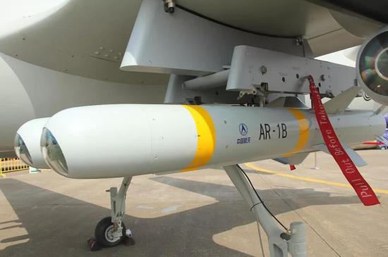 中国彩虹无人机再发力 除了打汽车外还能摧毁敌