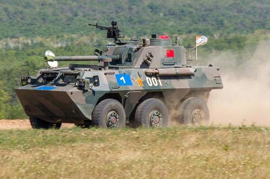 图为中俄演习中的05式自行迫榴炮