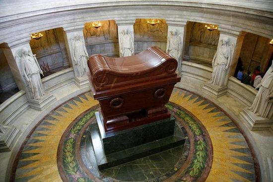 军人后事如何处理俄军不用金属棺材美海军直接海葬