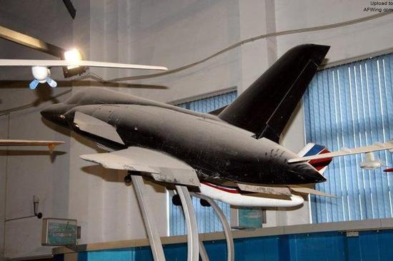 图片:751抬式布局战机风洞模型,馆藏于西工大