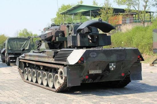 德国双管35自行高炮每分钟千发射速 我09式借鉴其设计