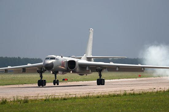 俄老兵曾问中国是否还用图16我轰6k赴俄已今非昔比