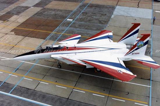 图为具备矢量喷口和全可动鸭翼的f-15s/mtd,该机曾一度被冠以f-15x的