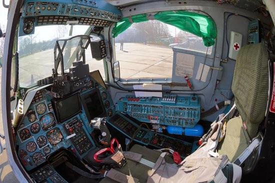 图片：如此可怕的座舱界面，当飞行员是超能啊