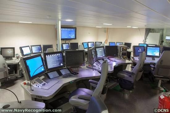 英女王号航母指挥中心曝光 显控台领先中国一代(图)