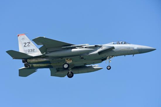 驻扎在日本冲绳嘉手纳的美空军F-15C战机。