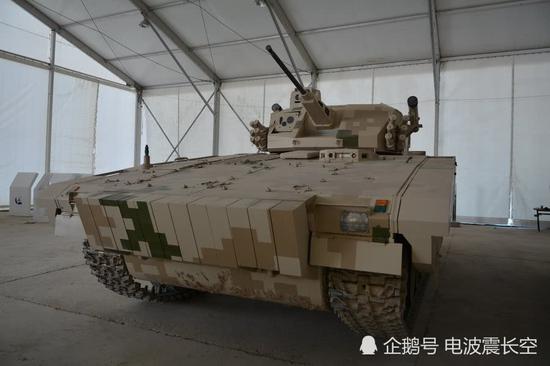 中国50吨级重型步战车亮相配2门火炮2个遥控武器站