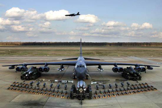 图片：B-52H的巡航导弹旋转式挂架特写