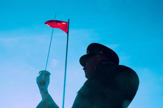 拿了15年菜刀的炊事兵 却突然接到连长递来的指