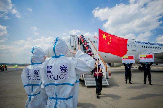 英学者:中美分歧日益扩大 中国在各领域都更胜