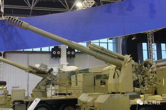 我军实现机械化的解决方案122榴弹炮装上猛士车图