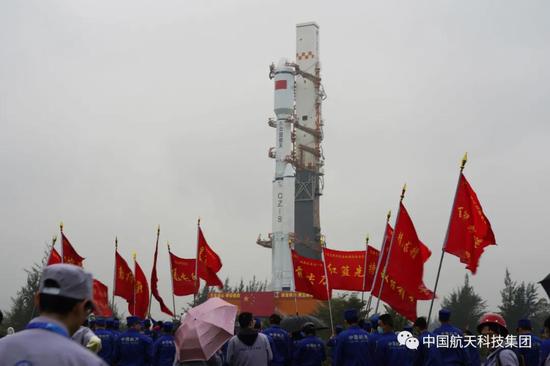 新型长征8火箭亮相 采用两级半构型捆绑2个助推