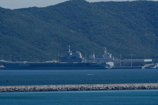 新年伊始中国海军"三巨头"齐聚南海 两款舰载