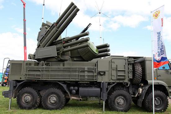 图注:8×8卡车kamaz-6560 tlar上的铠甲-s1防空导弹系统