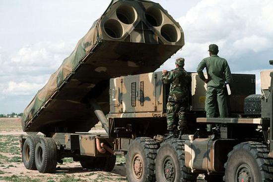 东风10巡航导弹的设计十分类似美国的bgm-109g陆基巡航导弹.