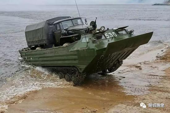 我军引进一装备强化两栖登陆作战 现仍参与演习训练|山猫|舟桥|运输车