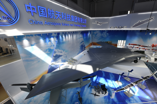 图为珠海航展上航天11院展示的“彩虹7”无人机