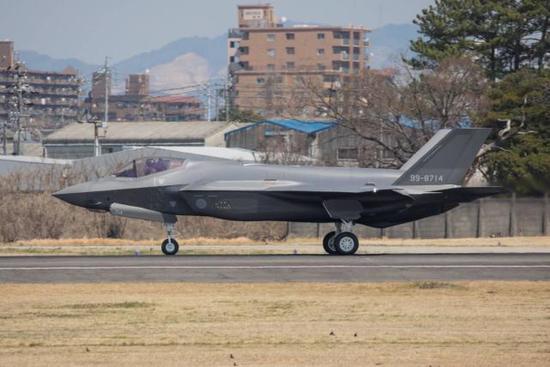 日本第14架F-35A已经完成首飞