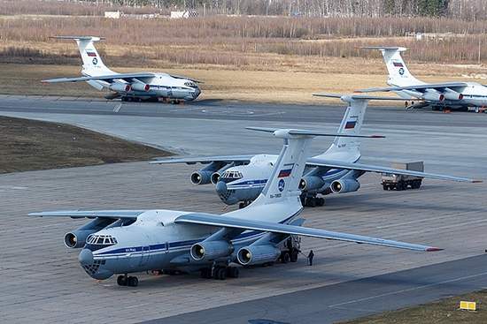 俄军一口气出动70多架运输机 展示不俗战略投送能力