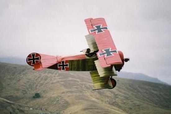 "红色男爵"的 dr.i 三翼机战斗机