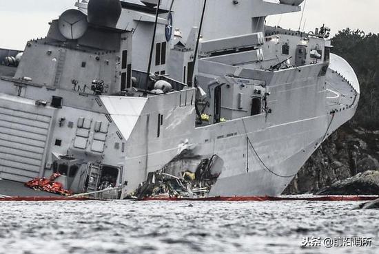 挪威军舰被撞烂照片