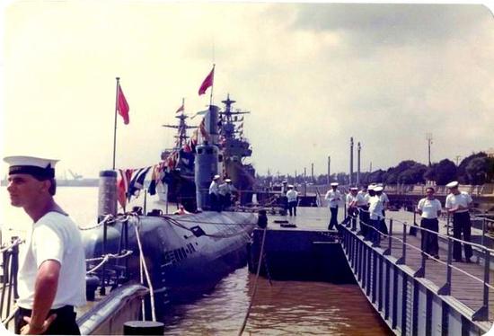 80年代英海军访问上海