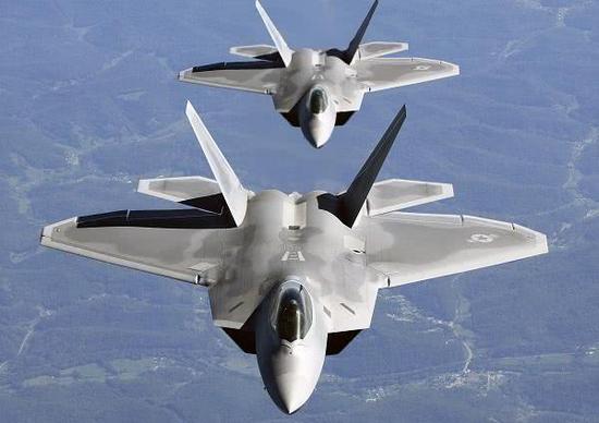 F-22卓异的性能来源两部先辈的发行机,后者又凭借原料挺进