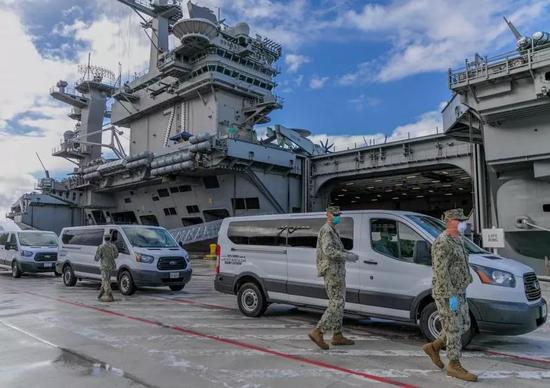 张召忠：山东舰和055都成过气网红 075舰开始下饺