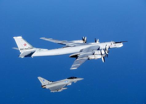 图1 英国空军拦截TU-95