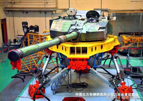 中国99a2式主战坦克使用的是一门52倍口径zpt-98型125毫米滑膛炮,备弹