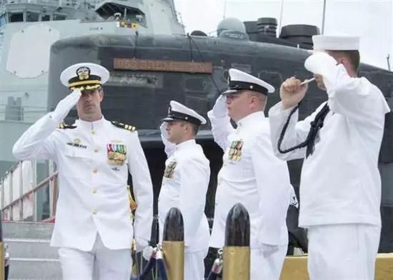美军丑闻艇长和他的老潜艇
