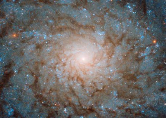 太空深处的“指纹”？NASA公布旋涡星系美照(图