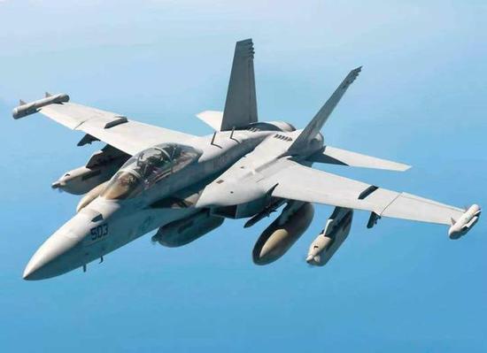 EA-18G“咆哮者”电子战机