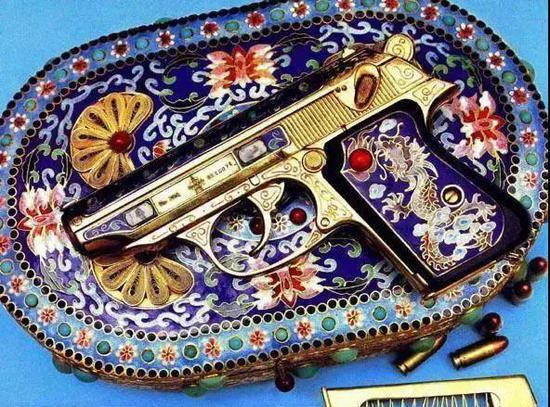 中国高级军官专用qsz11式为何被称为最丑手枪