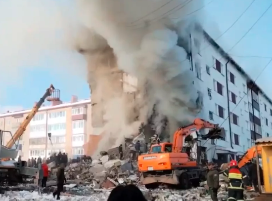俄媒：俄萨哈林州一居民楼突发天然气爆炸 致9人死亡