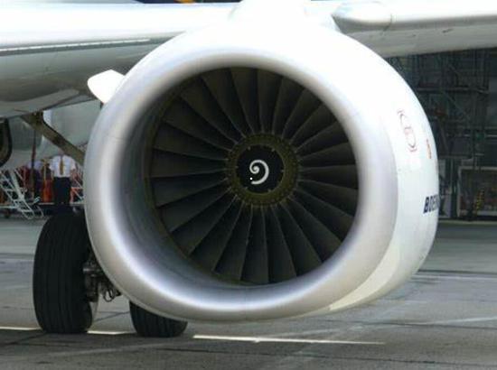 波音747三发动机图片