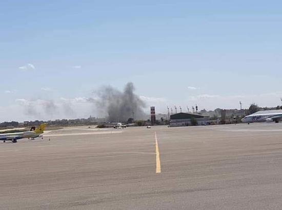 利比亚“国民军”此前轰炸利比亚米蒂加国际机场
