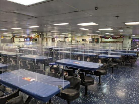 美军埃塞克斯号两栖舰爆发疫情 被迫替换新水兵