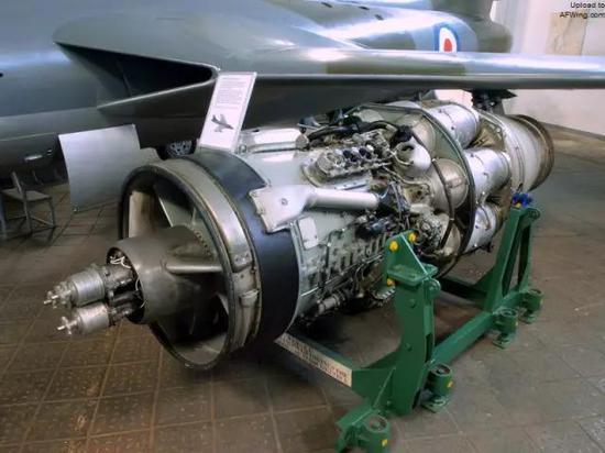 米格-15使用的rd-45离心式涡喷发动机是第一代涡喷发动机的代表,其