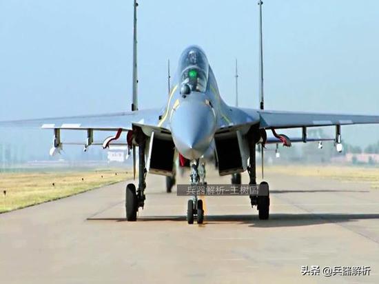 中国苏27退出一线作战部队 歼16接力空战能力