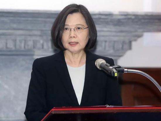 蔡英文对解放军战机越过所谓的“海峡中线”做出回应(图源:台湾“中央社”)