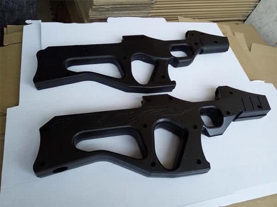 男子卖通厕器握把认定枪支散件获刑13年 已发回重审