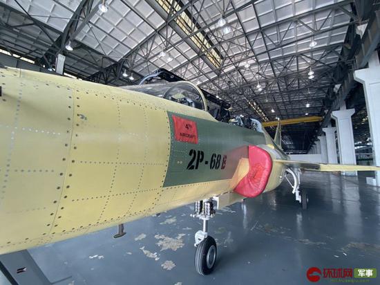 枭龙战机又传喜讯!巴基斯坦空军接装8架双座型