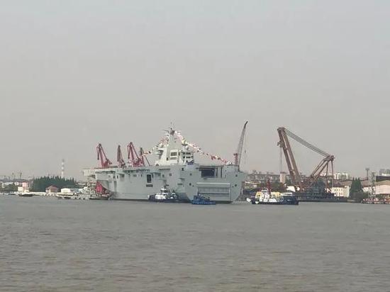中国半年下水两艘075两栖攻击舰 专为＂武统＂定