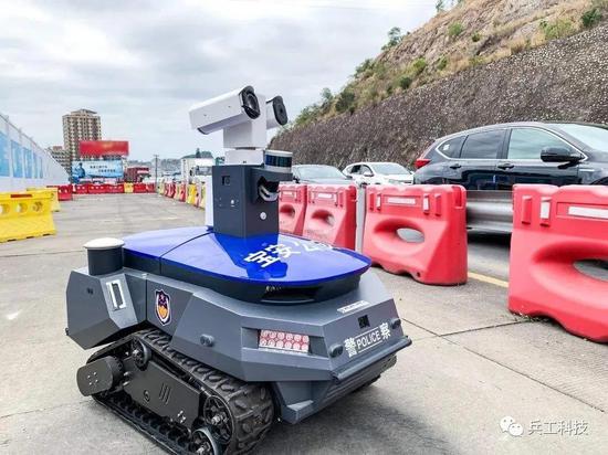 盘点中国＂战疫＂黑科技：各种无人机和机器人