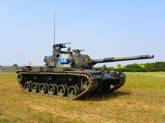 台湾地区CM-11“勇虎”主战坦克，使用了M48炮塔和M60底盘以及M1主战坦克的火控系统