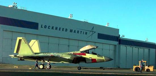 2011年，F22生产线关闭，美国空军F22机队就迎来了等等等模式
